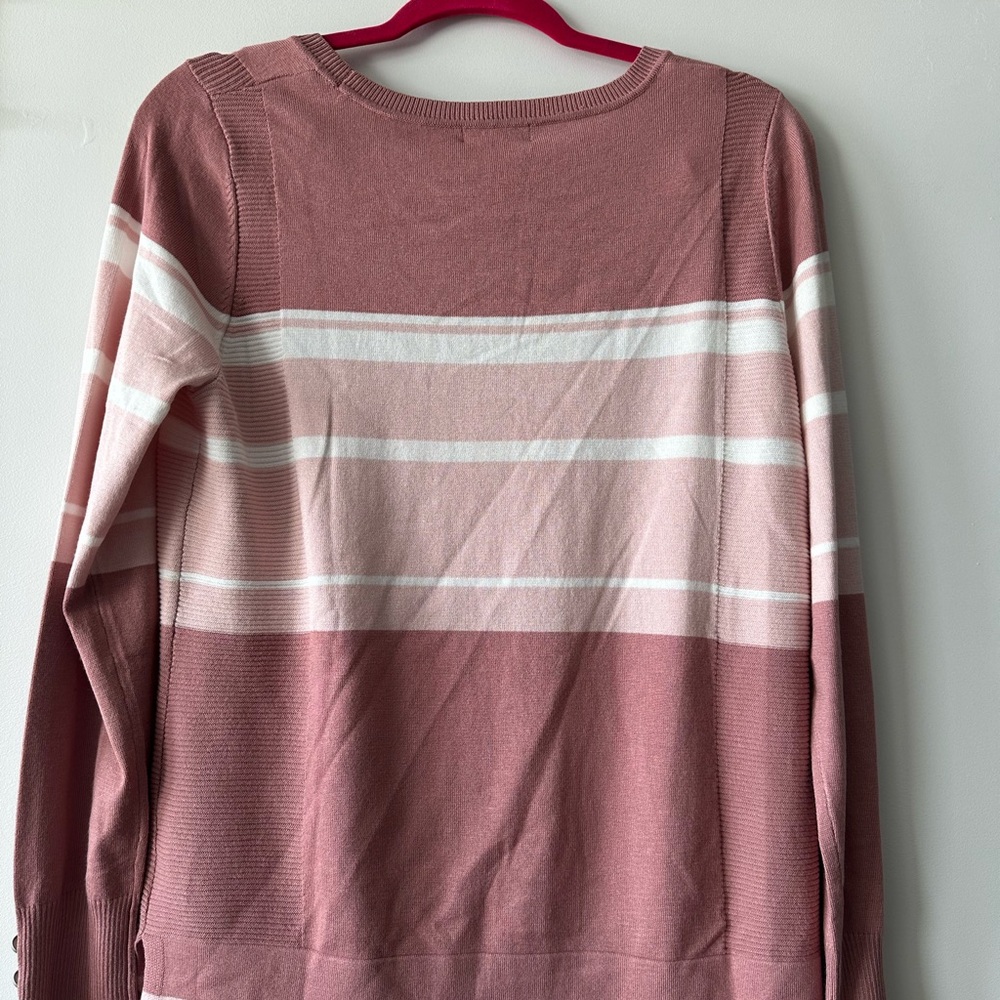 Lety & Me Size Medium Light Weight Sweater - Picture 6 of 8
